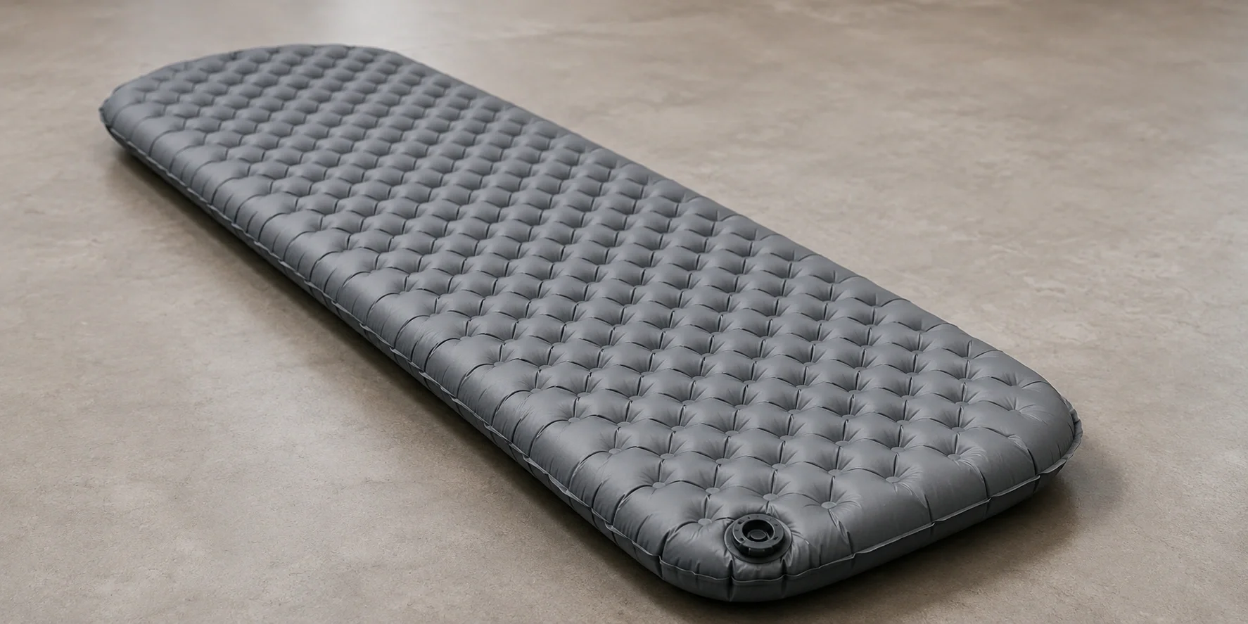 High R-value insulated sleeping pad for winter camping